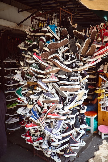 Schuhe-Weekend-Market-Bangkok-Thailand
