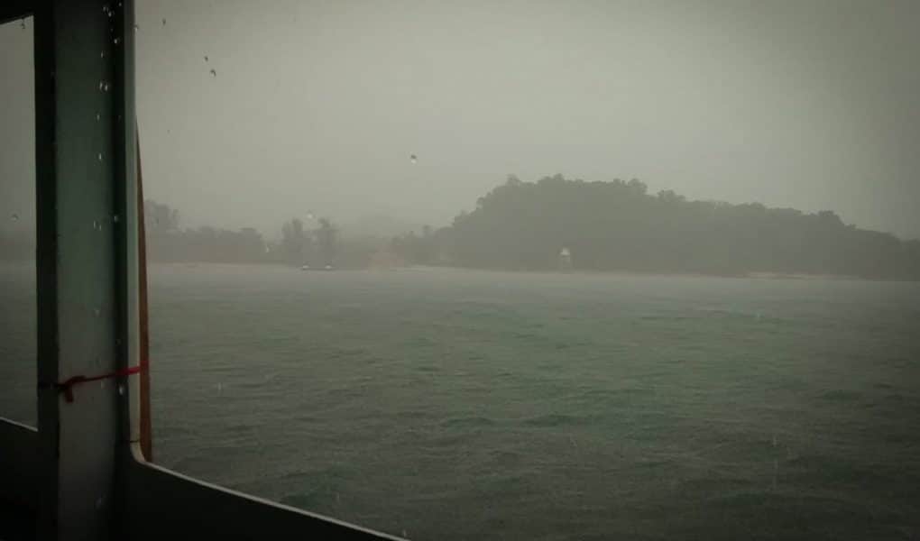 Überfahrt-im-Regen-Ranong-Thailand