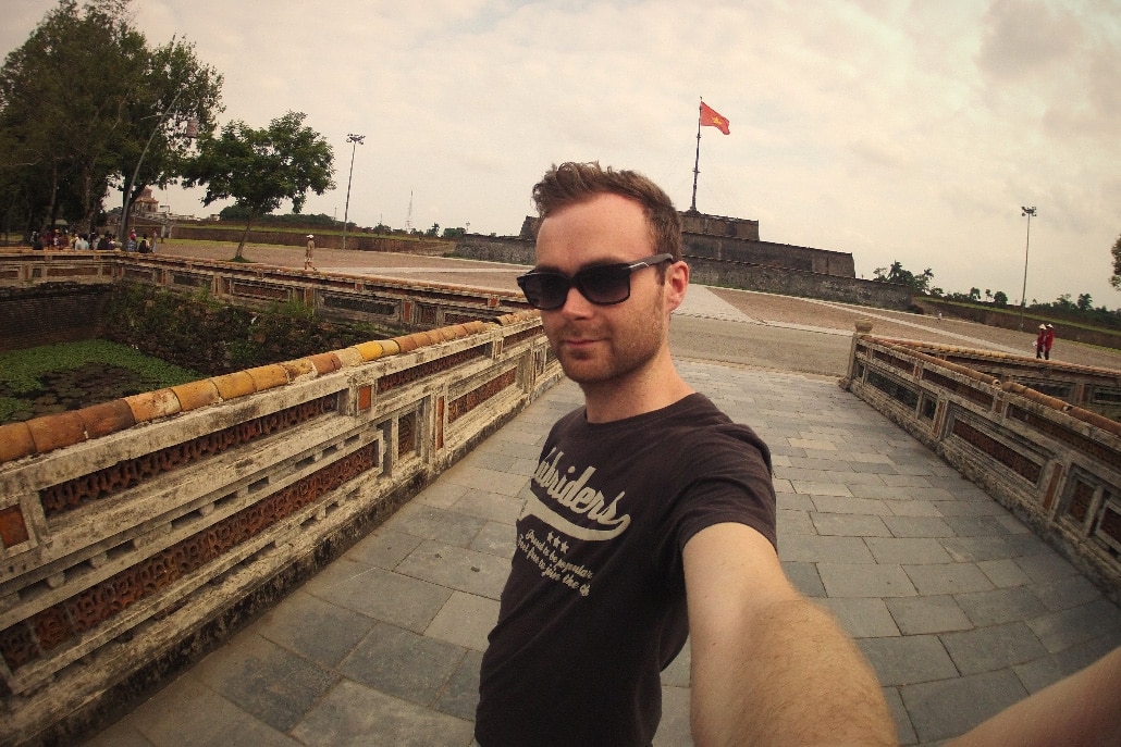 selfie-flaggenturm-hue-vietnam