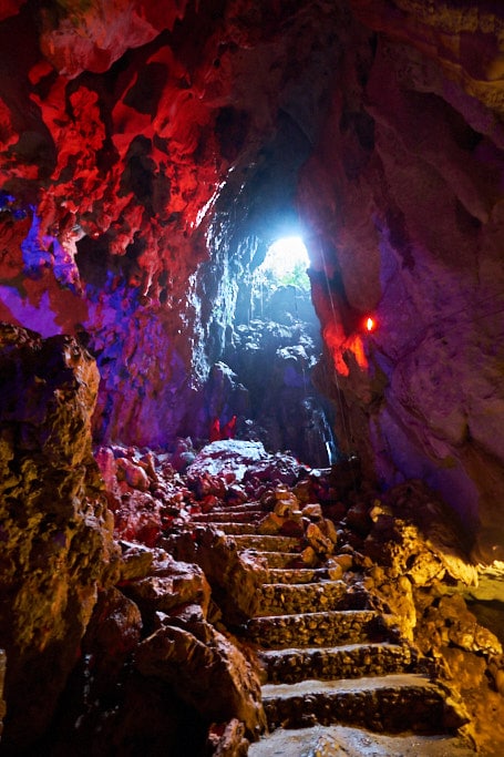 Blick zum AUsgang der Tham Nang En Höhle